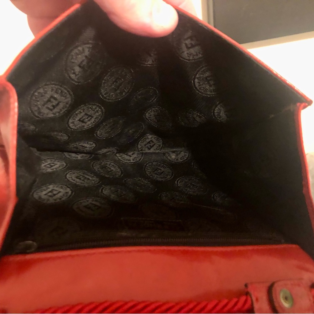 🤩 *AUTHENTIC* VINTAGE 80’s FENDI RED LEATHER CROSSBODY* 💗 - Picture 8 of 16